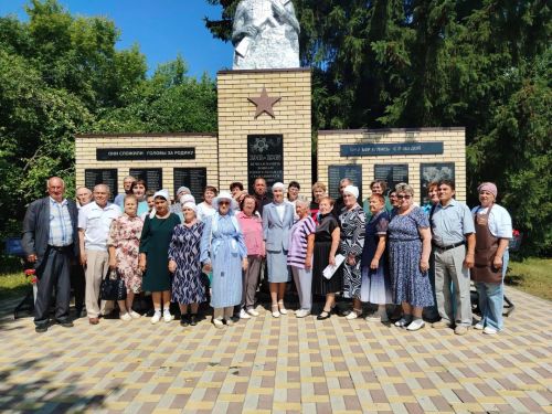 Буада гуманитар ярдәм җибәрүдә зур өлеш керткән волонтерларны котладылар