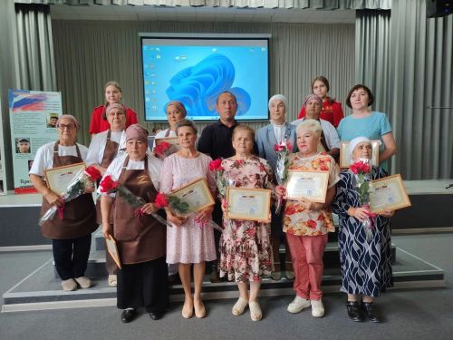 Буада гуманитар ярдәм җибәрүдә зур өлеш керткән волонтерларны котладылар