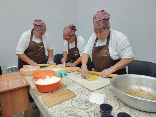 Буада гуманитар ярдәм җибәрүдә зур өлеш керткән волонтерларны котладылар