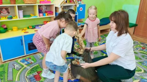 Любовь к природе рождается в детстве. Инспекторы Заволжья рассказали малышам Буинского района, что такое хорошо и что такое плохо
