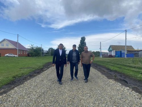 Глава Буинского района Ранис Камартдинов накануне проинспектировал объекты, на которых ведутся строительство и капитальный ремонт