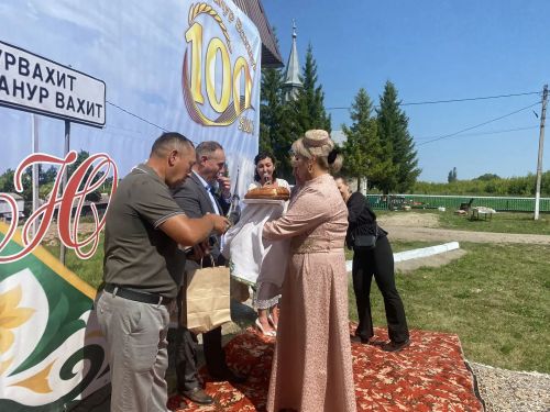 Буа районы авылларында Сабантуе бәйрәмнәре уза. Вольнистан авылы көнендә авылдашларда гореф-гадәтләр җылысы һәм очрашу шатлыгы иде