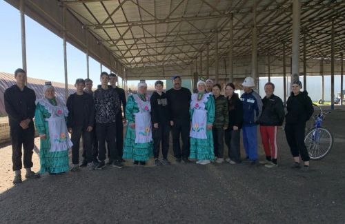 В Буинском районе работники зернотока получили творческий заряд от агитбригады