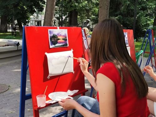 Более 300 участников собрал социальный проект «Рисуй, Казань!»