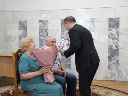 Чествование юбиляров супружеской жизни