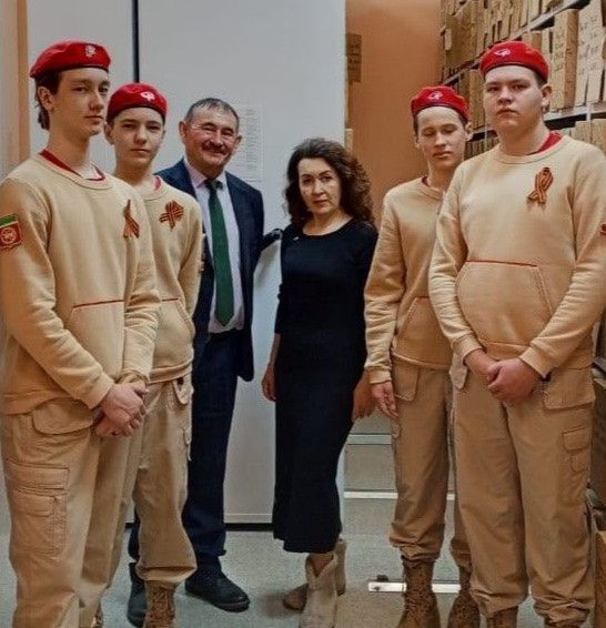 Школьники гимназии имени М. Вахитова посетили архивный отдел