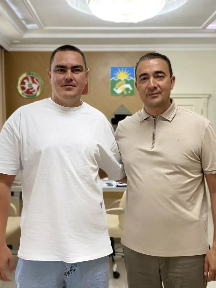 Глава Буинского района Ранис Камартдинов встретился с участником СВО Алмазом Багаутдиновым