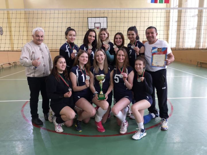 Женская команда Буинска получила серебро на соревнованиях по волейболу (+фото)