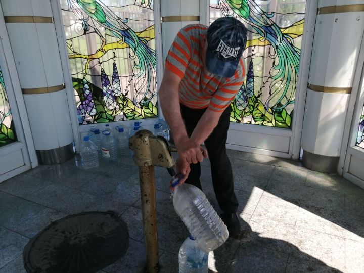 В Буинске за родниковой водой очередь (фото, видео)
