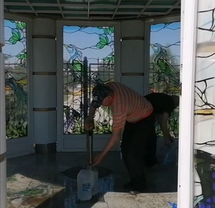 В Буинске за родниковой водой очередь (фото, видео)