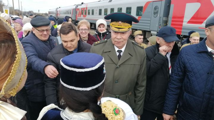 80 лет со дня строительства отрезка железной дороги «Свияжск -Ульяновск». Сегодня по этому маршруту в Буинск прибыл Поезд Победы (фото, видео)