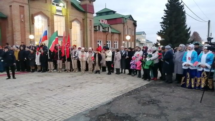 80 лет со дня строительства отрезка железной дороги «Свияжск -Ульяновск». Сегодня по этому маршруту в Буинск прибыл Поезд Победы (фото, видео)