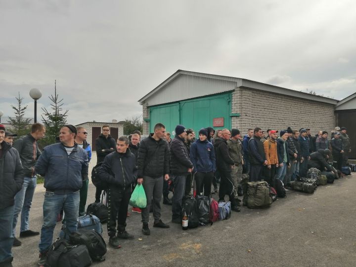 Сегодня из военного комиссариата Буинского и Дрожжановского районов состоялся очередная третья отправка мобилизованных (фото, видео)