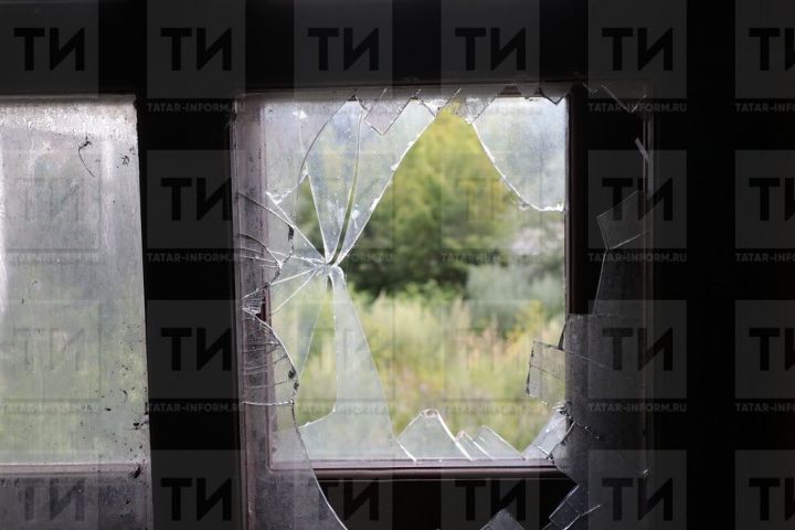 Во время кражи буинец поранился осколками стекла и потерял сознание на улице