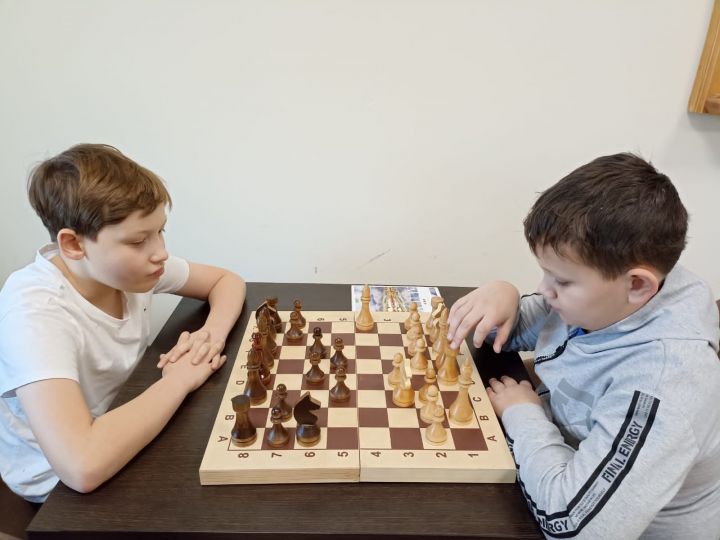 В Буинске какая школа самая сильная в шахматах (фото)