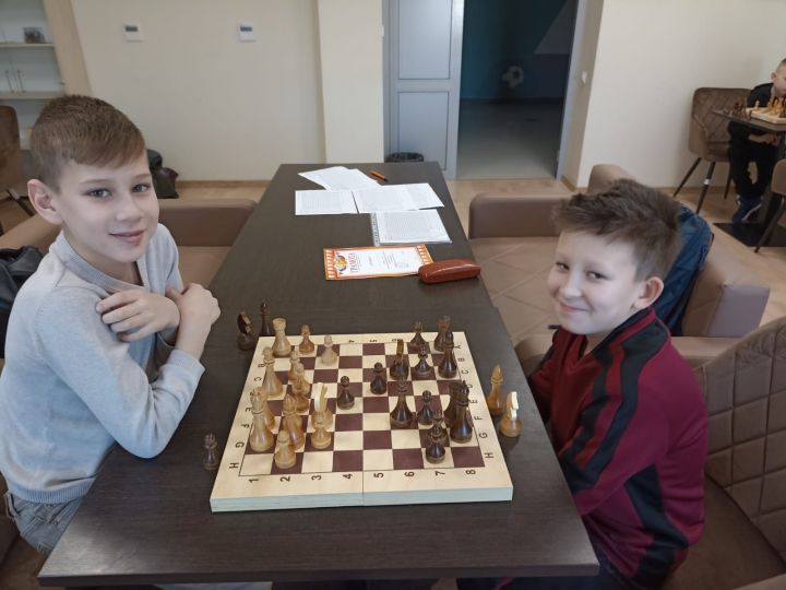 В Буинске какая школа самая сильная в шахматах (фото)