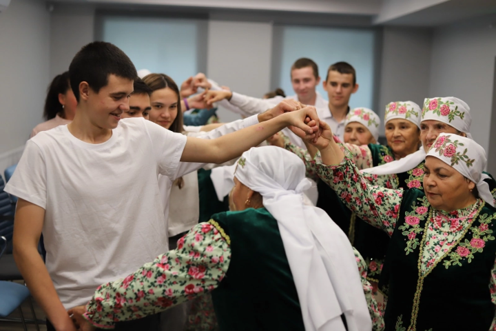 Встреча двух поколений в молодежном центре «Мирас» в Буинске