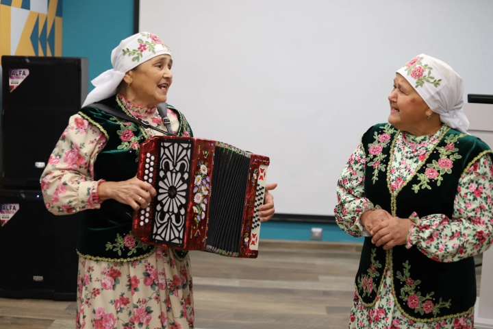 Встреча двух поколений в молодежном центре «Мирас» в Буинске