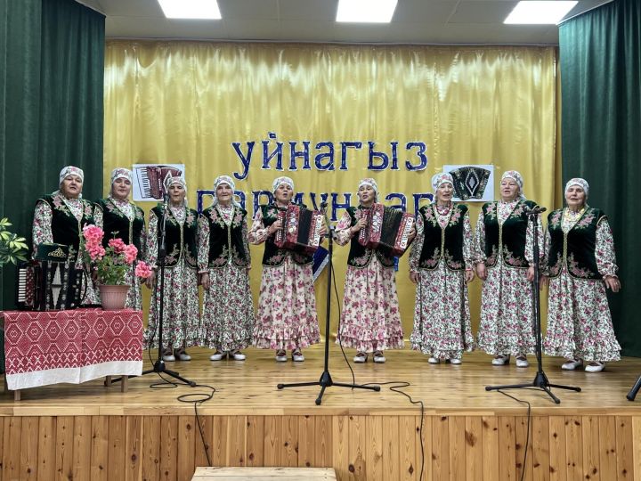 Татарский фольклорный коллектив «Голжамал» на «Уйнагыз, гармуннар!»