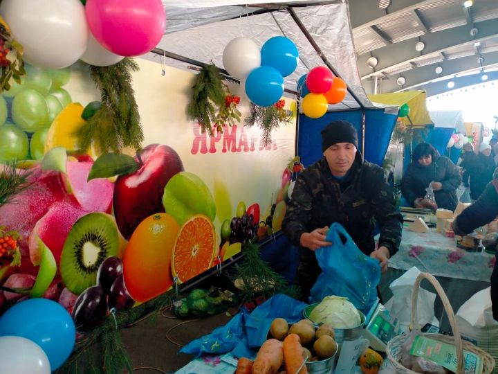 Буинские мелиораторы повезли в Казань мясо, сахар, овощи и задушевные песни (фото, видео)
