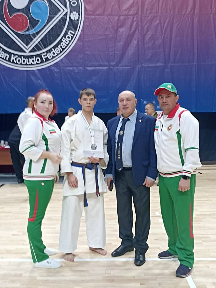 Азамат Хасанов из Буинска стал серебряным призёром чемпионата России по восточному единоборству кобудо