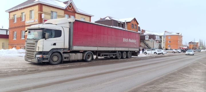 Новая партия гуманитарного груза отправилась в зону СВО из Буинска (фото)