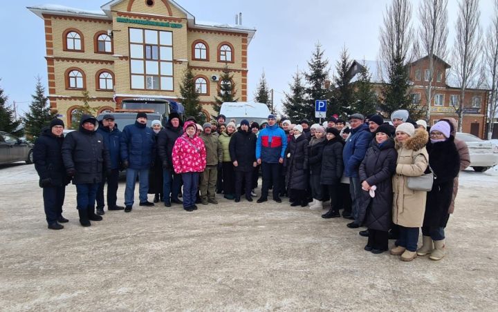 Новая партия гуманитарного груза отправилась в зону СВО из Буинска (фото)