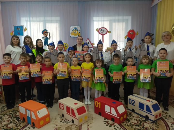В детском саду «Алтынчеч» прошла интеллектуальная игра «Знатоки ПДД»