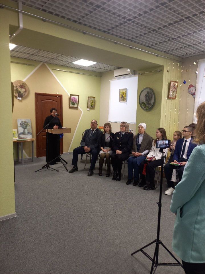 В Буинском краеведческом музее прошло вручение паспортов юным гражданам России, в рамках Дня Конституции РФ