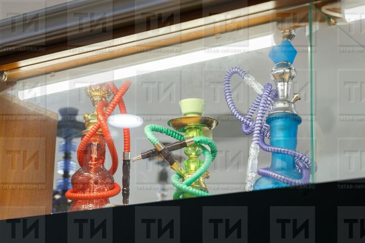 В Татарстане подросткам запретят находиться в местах, где разрешены табак и кальян