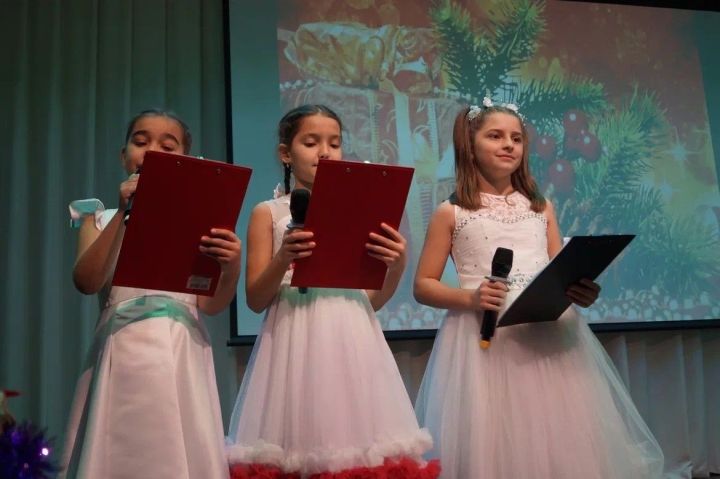 Новогодний Отчётный концерт прошло в Буинской детской школе искусств