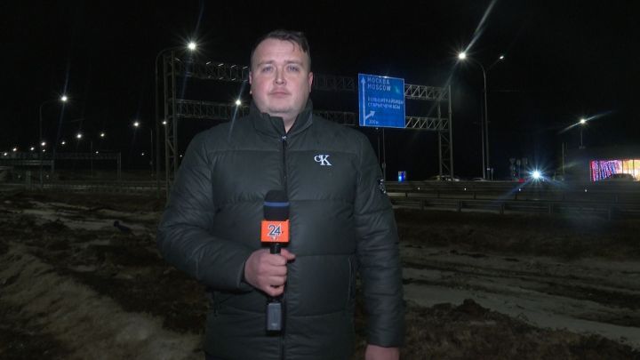 Буа телевидениясе хезмәткәрләре Кайбыч районында М12 автомагистрален ачу уңаеннан Мәскәүдән килгән автоузышчыларны каршы алуда катнашты (фото, видео)