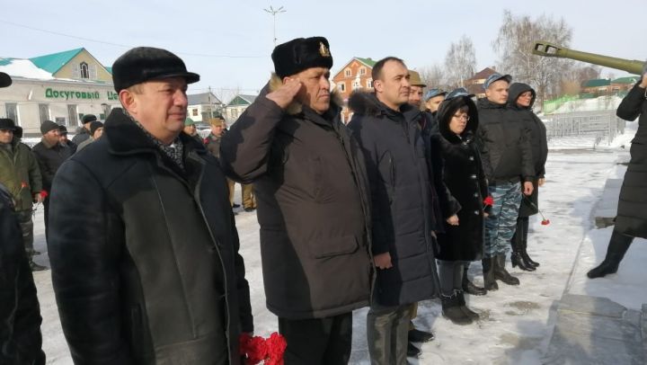 Воинов-интернационалистов Буинска приглашают в драмтеатр