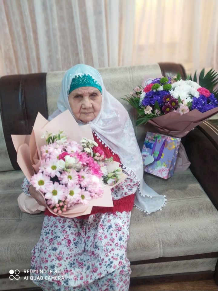 94-летняя Аклима Абзалилова из Буинского района пообещала испечь хлеб при возвращении внука из СВО