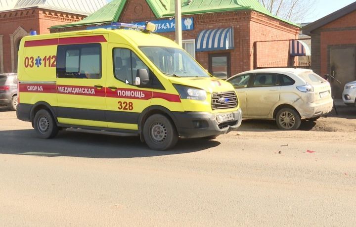 Попавший в Буинске в аварию автомобиль Скорой помощи приехал из соседнего района