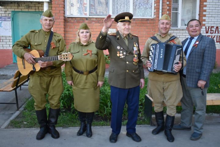 Буада ветераннарны хөрмәтләделәр