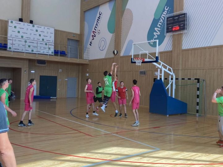 В Буинске состоялись зональные соревнования по баскетболу среди команд ССУЗ РТ(фото)