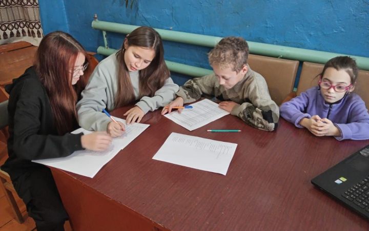 В деревне Старые Бурундуки Буинского района детям рассказали о дружбе и единстве (фото)