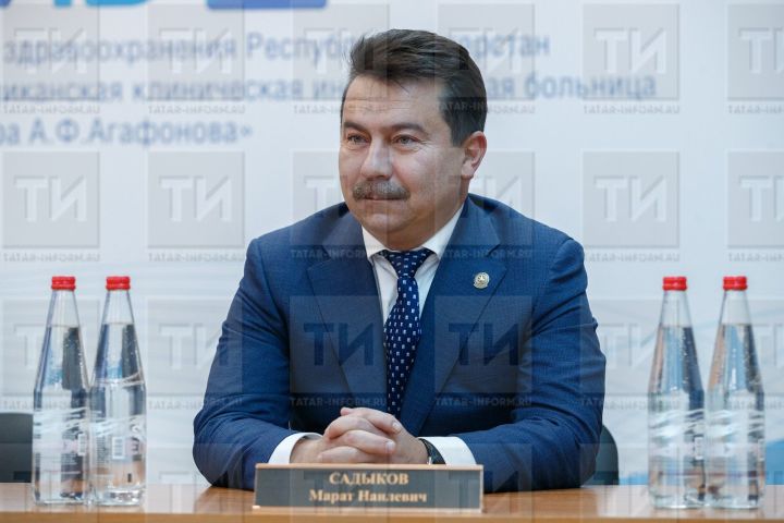 На фасаде больницы №7 имени Садыкова установят мемориальную доску экс-главе Минздрава РТ