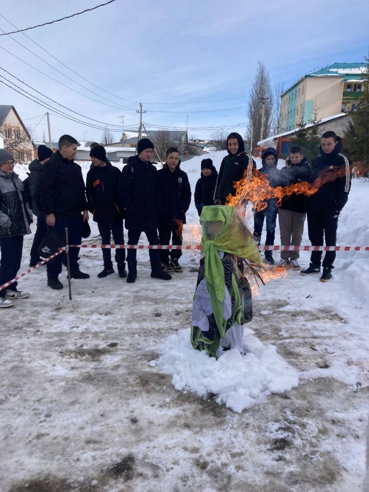 В молодежном центре города  Буинска праздновали Масленицу