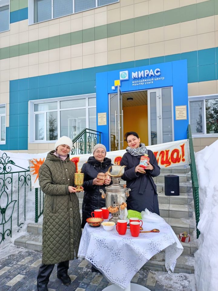 В молодежном центре города  Буинска праздновали Масленицу