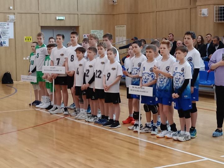 В эти дни в Буинске проходит турнир по волейболу на Кубок Александра Волкова