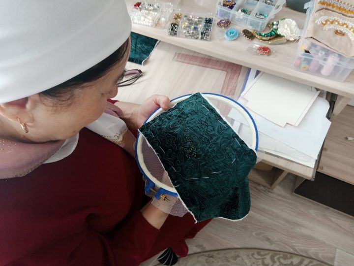 Жительница Буинска создает сумки с национальным орнаментом