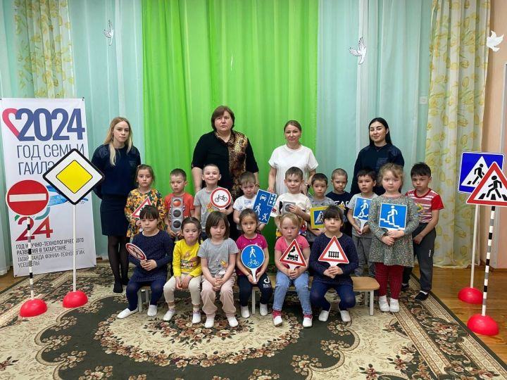 Профилактическая беседа по ПДД прошла в детском саду города Буинска
