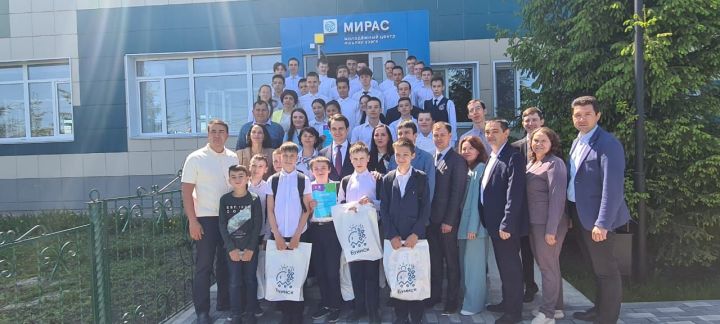 Буинские школьники приняли участие в IT-хакатоне «Tatar Hack»