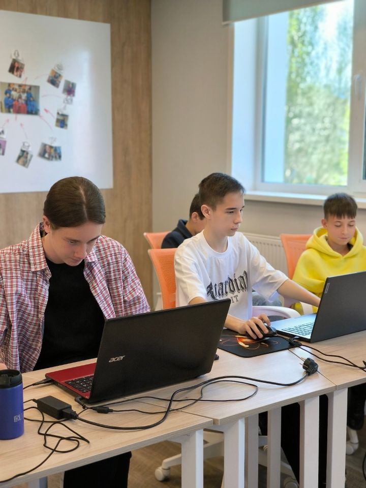 Буинские школьники приняли участие в IT-хакатоне «Tatar Hack»