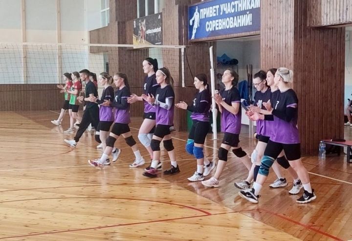 Волейболисты Буинского района завоевали призовые места на зональном этапе Чемпионата по волейболу среди сельских районов РТ