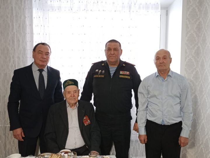 Сегодня свой 105-летний юбилей отметил ветеран Великой Отечественной Войны Рауф Ибрагимович Тухватуллин