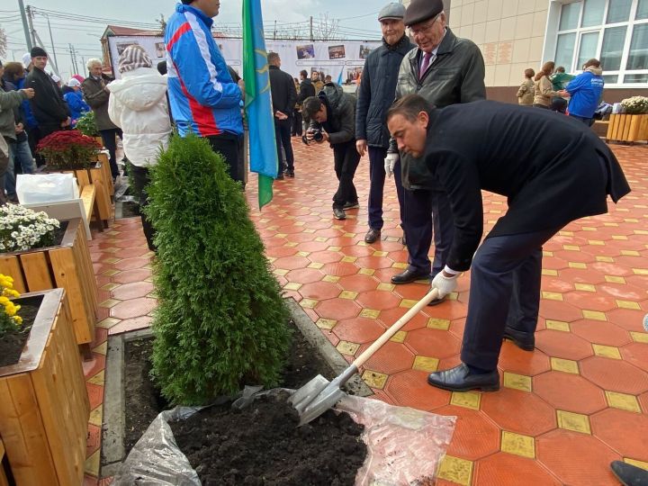 Торжественное открытие сквера «Стройотрядовцы» в Буинском ветеринарном техникуме