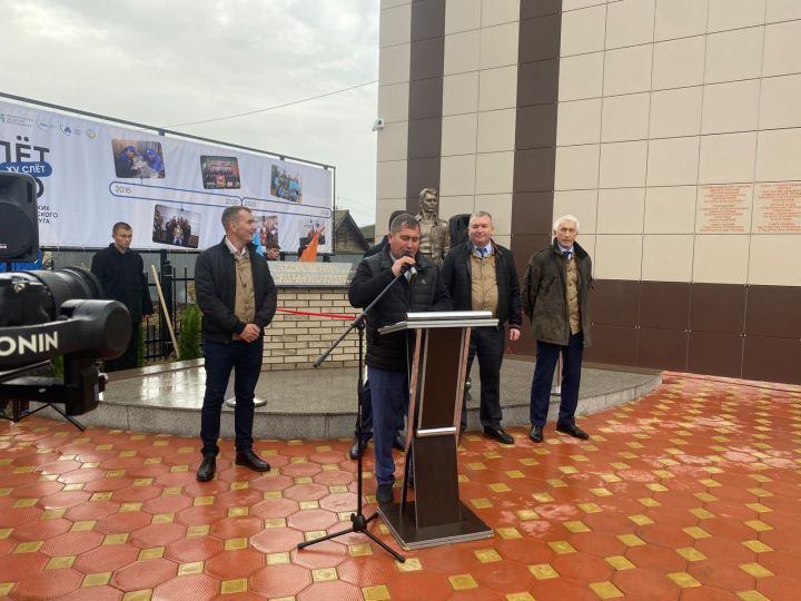 Торжественное открытие сквера «Стройотрядовцы» в Буинском ветеринарном техникуме